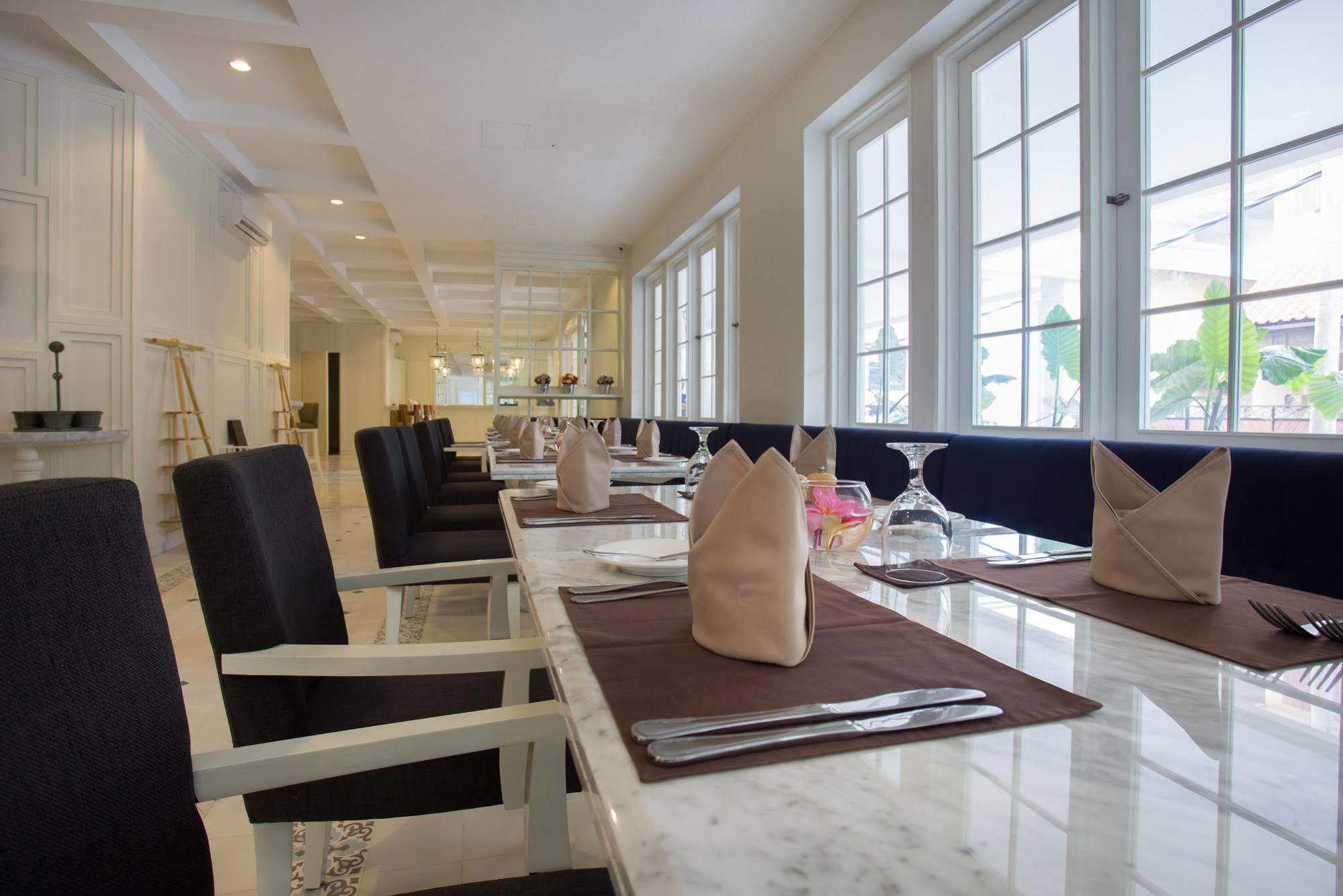 Amalfi Hotel Seminyak Экстерьер фото