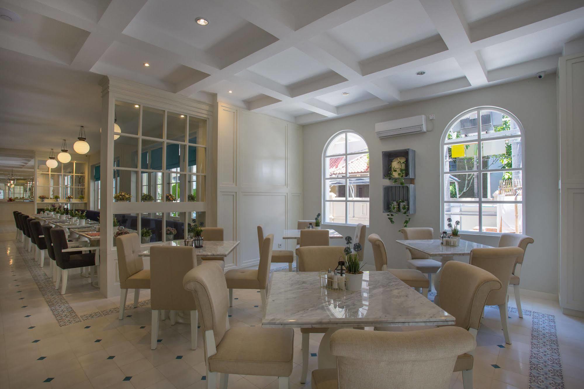 Amalfi Hotel Seminyak Экстерьер фото