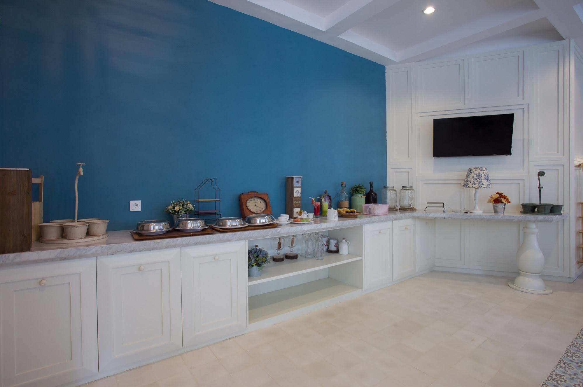 Amalfi Hotel Seminyak Экстерьер фото