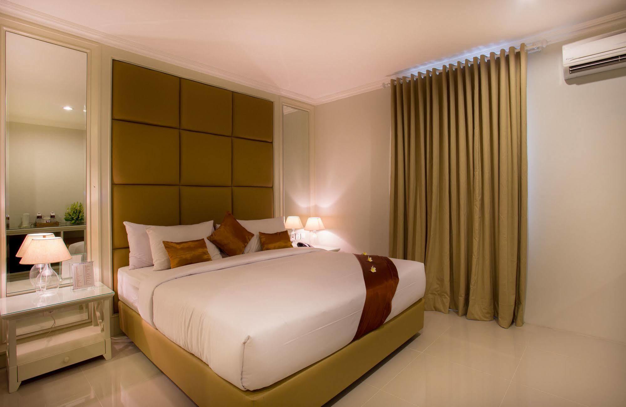 Amalfi Hotel Seminyak Экстерьер фото